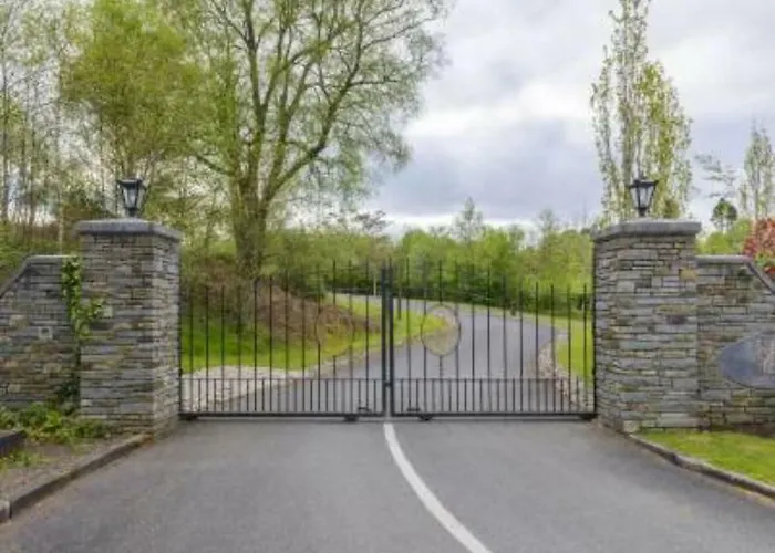 Sheen Falls Country Club Holiday Homes מלון קנמארה