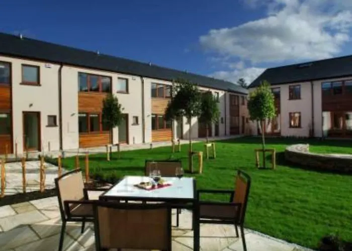 Sheen Falls Country Club Holiday Homes מלון